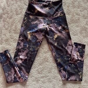 Onzie XS marble leggings. Like new, worn a couple times.